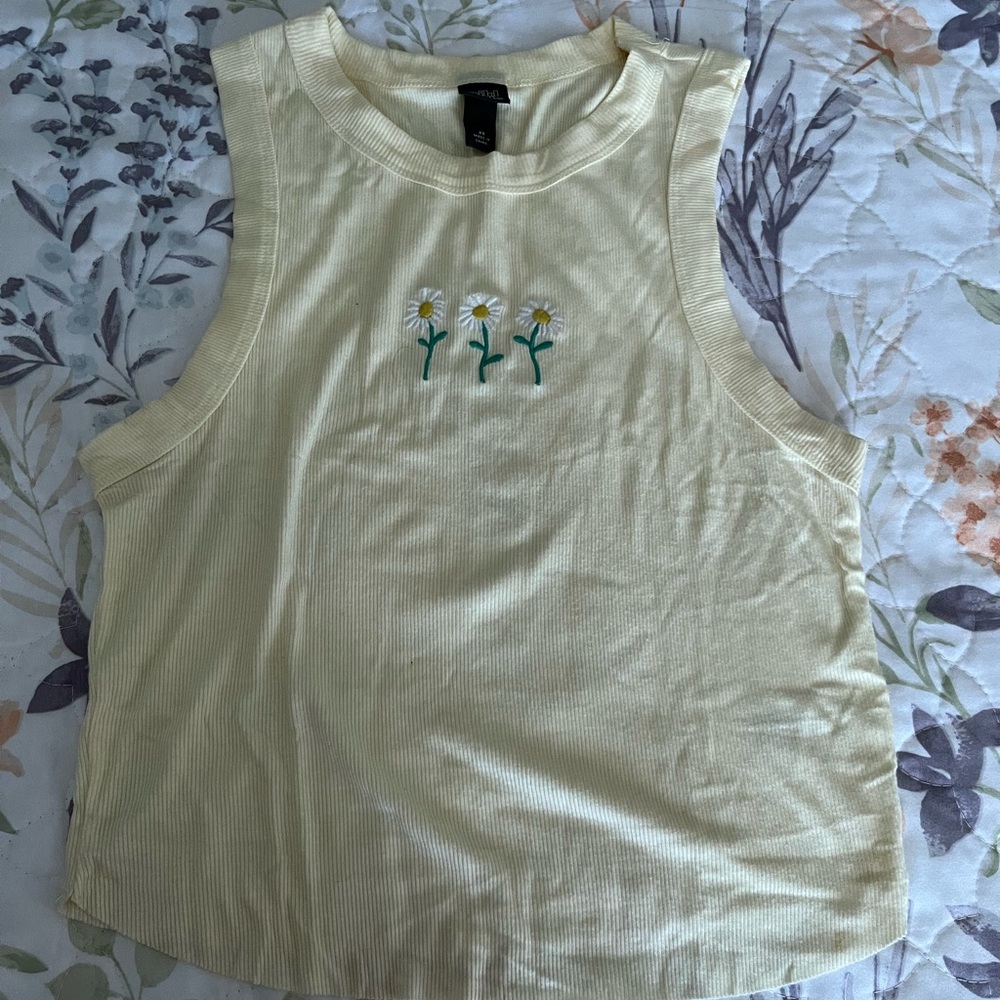 Forever 21 Light Yellow Muscle Tee with Daisy Embroidery